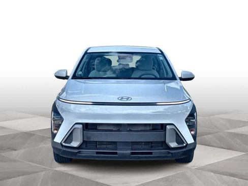 Used 2024 Hyundai Kona SE FWD image 3