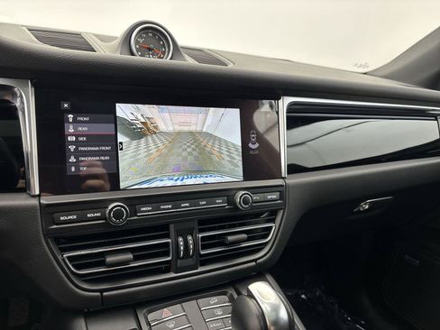 Used 2021 Porsche Macan w/ Premium Package AWD/4WD image 30