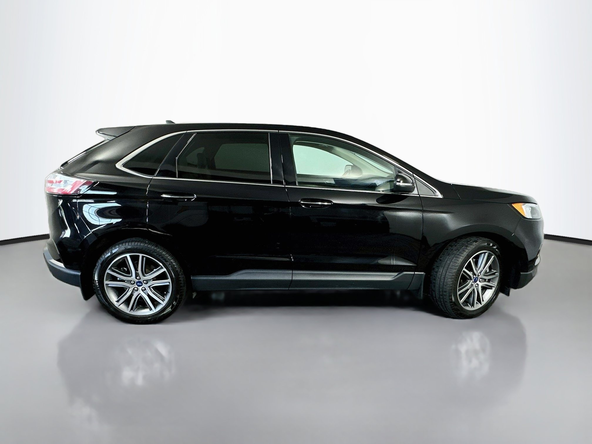 Used 2022 Ford Edge Titanium AWD/4WD image 8