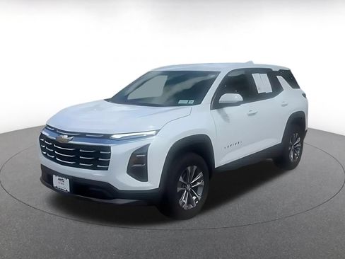 Used 2025 Chevrolet Equinox LT FWD image 7
