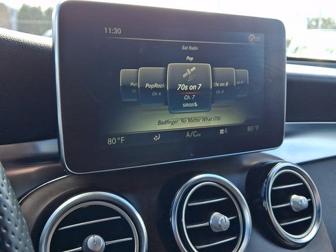 Used 2019 Mercedes-Benz GLC 300 4MATIC image 16