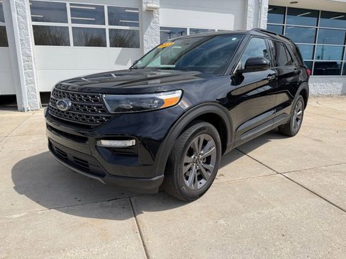 Used 2023 Ford Explorer XLT w/ Equipment Group 202A image 1