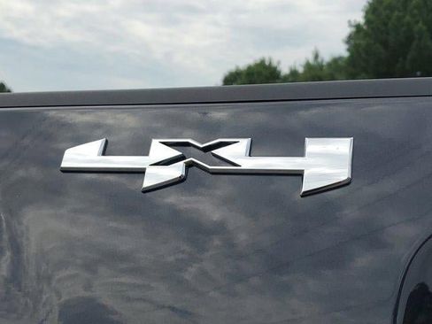 New 2025 GMC Sierra 2500 SLT w/ SLT Convenience Package image 5