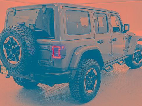 Used 2021 Jeep Wrangler Unlimited Rubicon AWD/4WD image 3