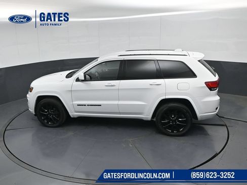 Used 2020 Jeep Grand Cherokee Altitude AWD/4WD image 53
