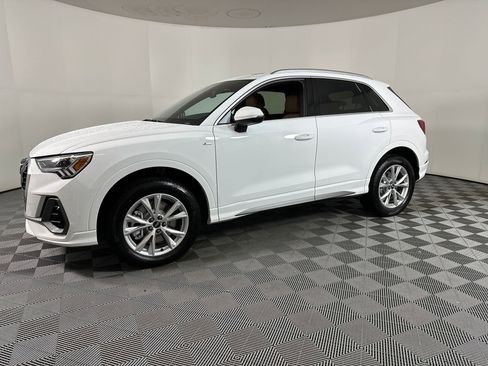 Certified 2025 Audi Q3 2.0T Premium w/ Convenience Package image 24