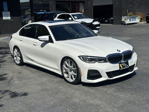 Used 2020 BMW 330i Sedan w/ M Sport Package RWD image 7