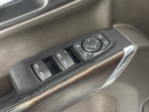 Used 2021 GMC Sierra 1500 SLT image 16