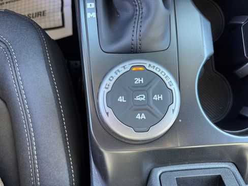 New 2025 Ford Bronco Badlands image 38