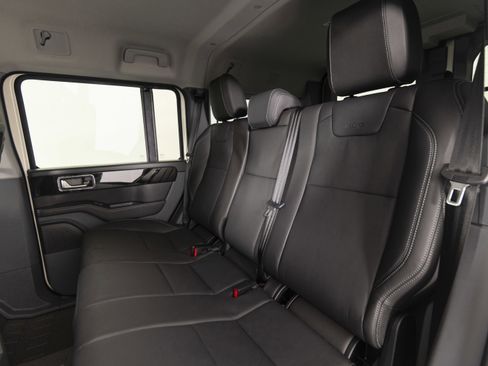 New 2025 INEOS Grenadier Fieldmaster Edition image 32