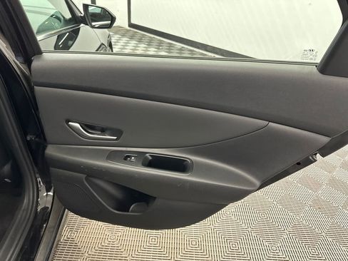 Used 2024 Hyundai Elantra SEL w/ Convenience Package FWD image 16