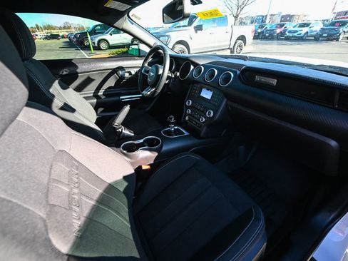 Used 2019 Ford Mustang Coupe image 24