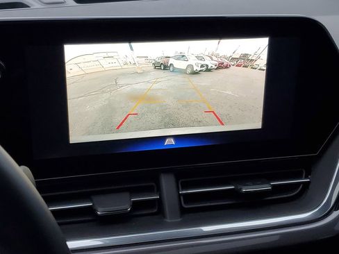 Used 2024 Chevrolet Trax ACTIV w/ Sunroof Package image 18