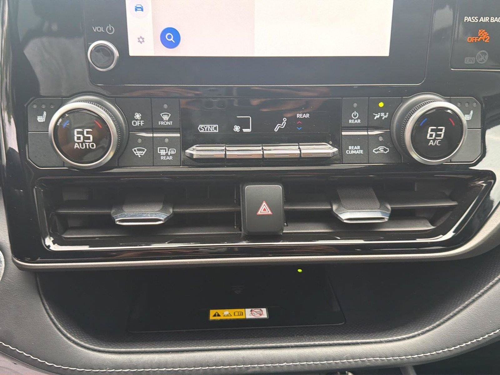 Used 2023 Toyota Highlander XLE AWD/4WD image 20