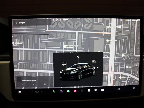 Used 2022 Tesla Model S Plaid image 37