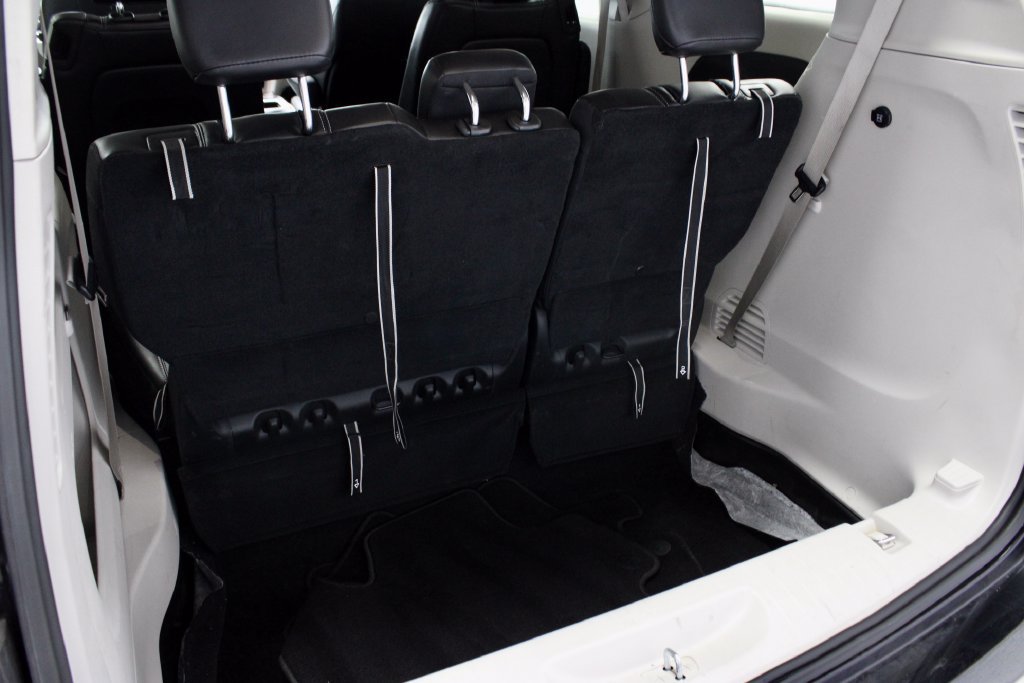 Used 2024 Chrysler Pacifica Touring-L FWD image 15