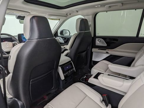 Used 2025 Lincoln Aviator Reserve w/ Equipment Group 201A AWD/4WD image 37