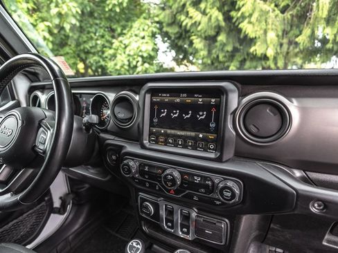 Used 2021 Jeep Wrangler Sport AWD/4WD image 27