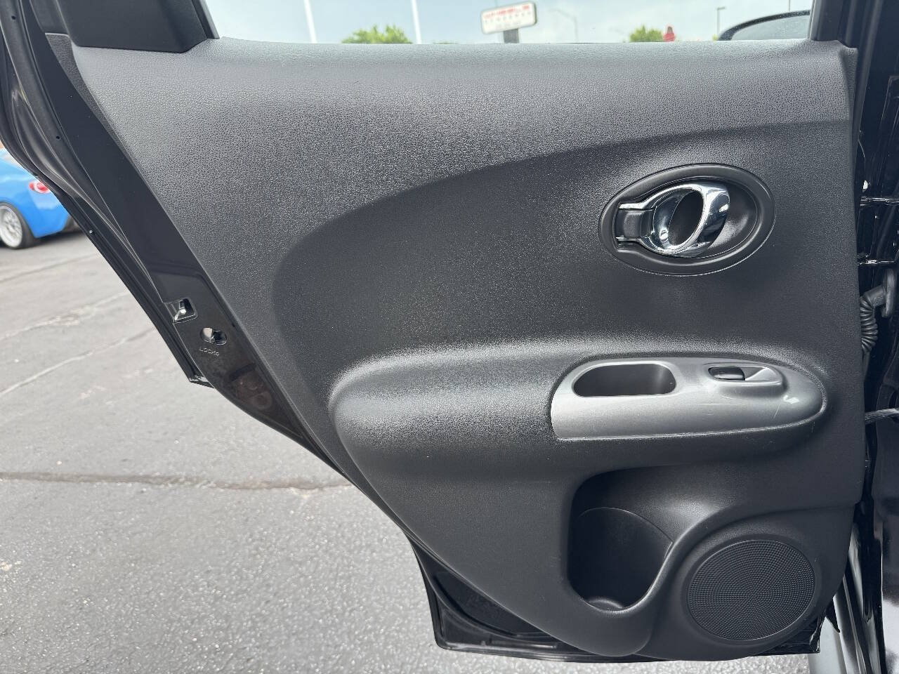 Used 2016 Nissan Juke S FWD image 16