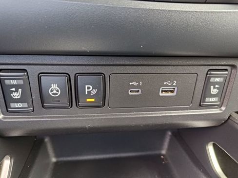 Used 2022 Nissan Frontier SV image 16