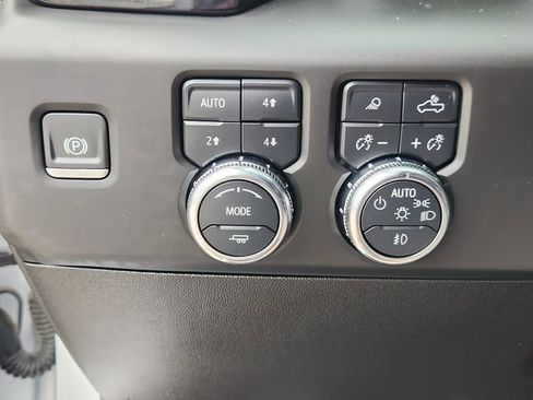 Used 2024 GMC Sierra 2500 Denali Ultimate w/ Max Trailering Package AWD/4WD image 20