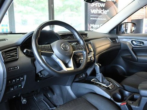 Used 2019 Nissan Rogue SV AWD/4WD image 25