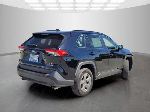 Used 2024 Toyota RAV4 LE AWD/4WD image 4