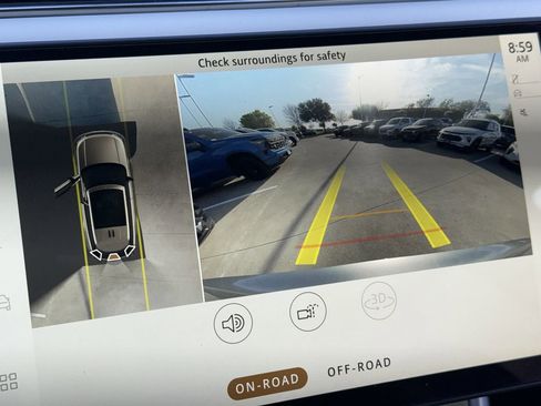 Used 2023 Land Rover Range Rover SE image 17