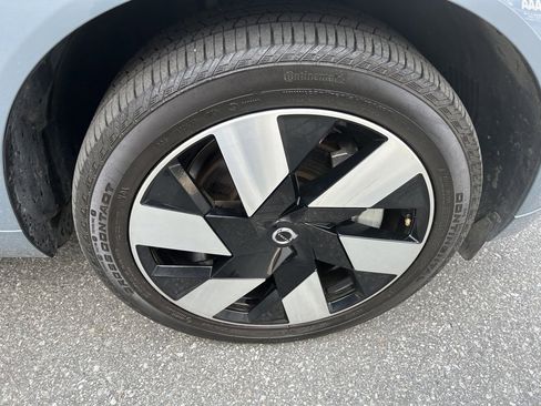 Certified 2024 Volvo XC60 T8 Plus w/ Climate Package image 7