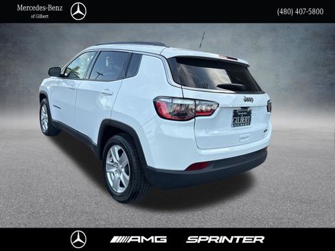 Used 2022 Jeep Compass Latitude FWD image 4