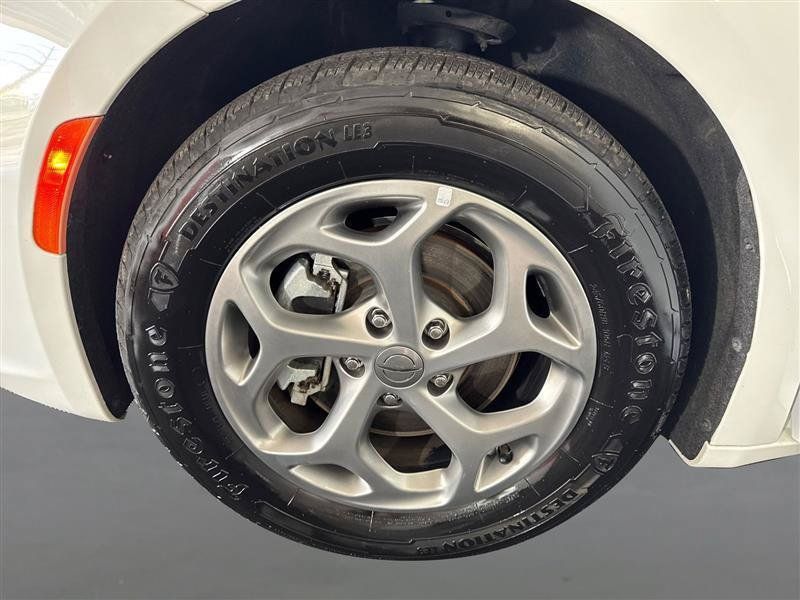 Used 2023 Chrysler Pacifica Limited FWD image 24