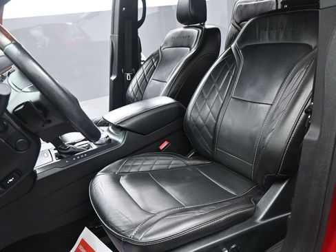 Used 2018 Ford Explorer Platinum image 12