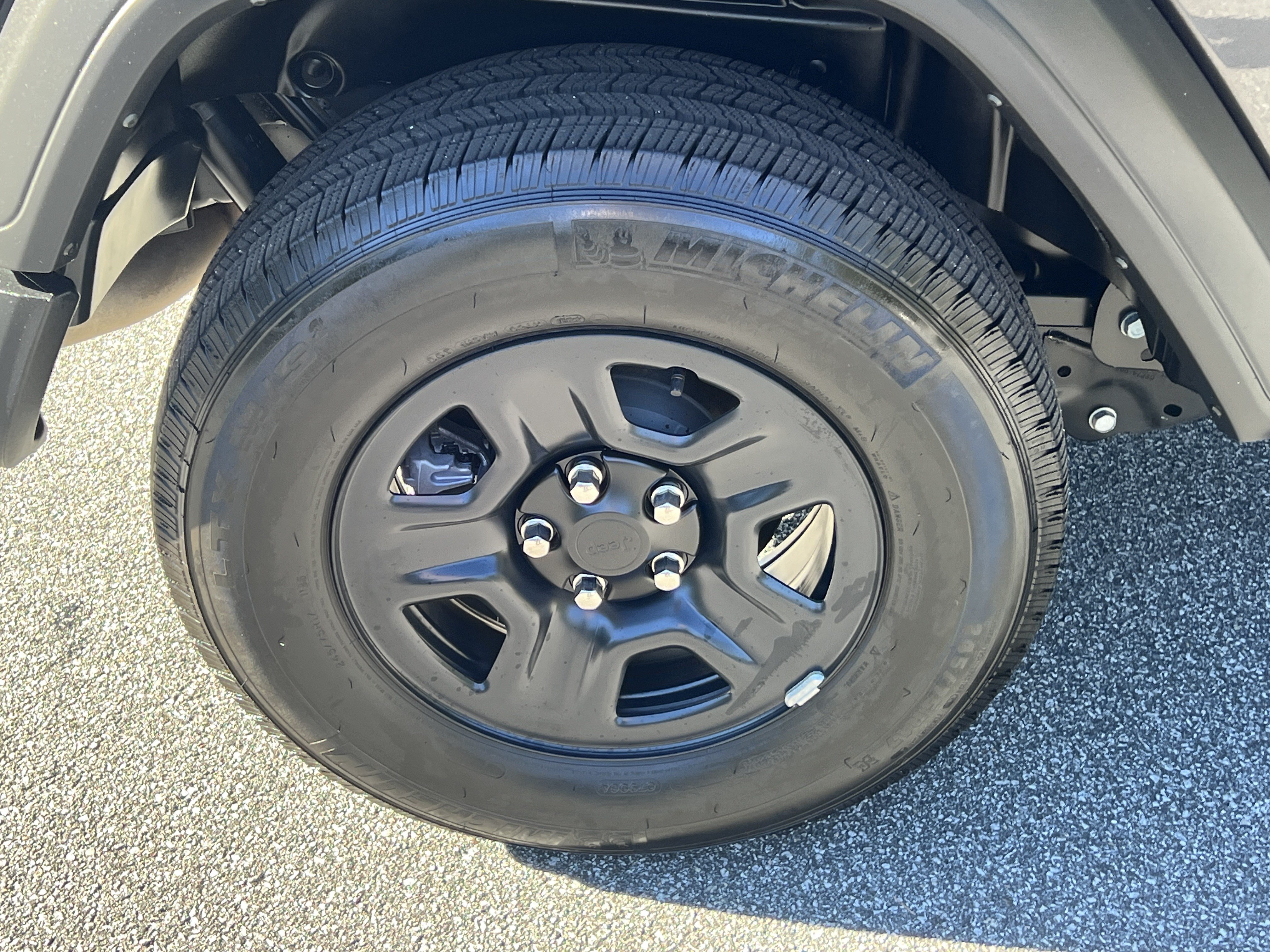 Used 2022 Jeep Wrangler Sport AWD/4WD image 18