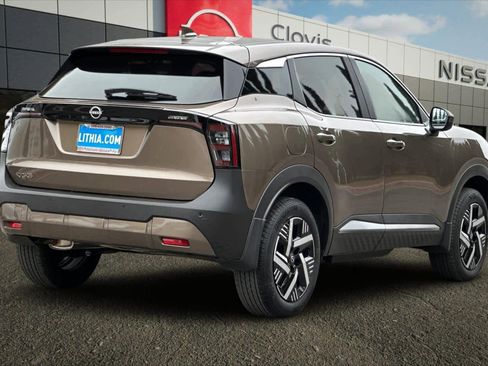 Certified 2025 Nissan Kicks SV image 3