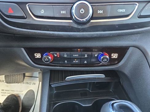 Used 2018 Buick Regal Essence w/ Driver Confidence Package #1 AWD/4WD image 28