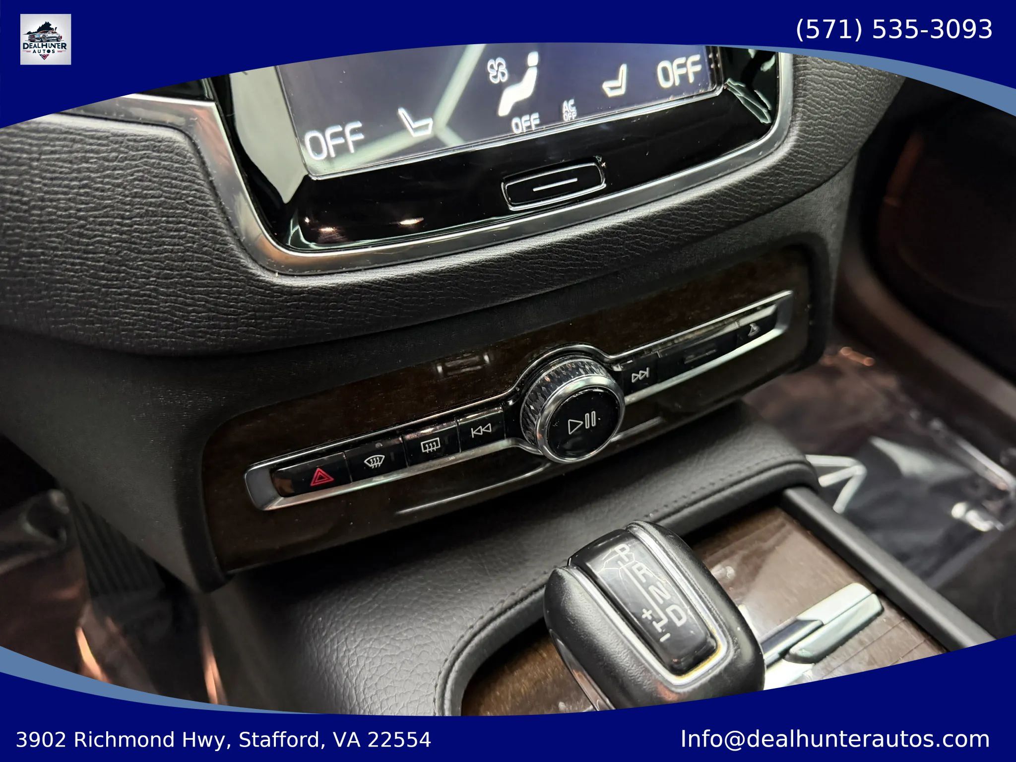 Used 2017 Volvo XC90 T6 Momentum w/ Momentum Plus Package AWD/4WD image 29