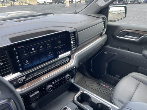 Used 2026 Chevrolet Silverado 1500 LT Trail Boss w/ LT Trail Boss Premium Package AWD/4WD image 16