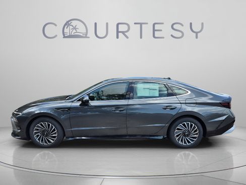 New 2026 Hyundai Sonata SEL FWD image 2