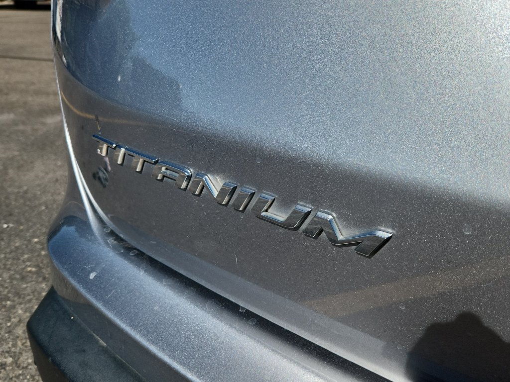 Used 2022 Ford Edge Titanium AWD/4WD image 13