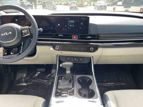 New 2026 Kia Carnival SX w/ SX Dark Edition Package FWD image 13