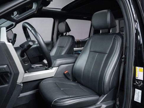 Used 2022 Ford F250 Lariat w/ Black Appearance Package image 18