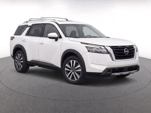 Used 2023 Nissan Pathfinder SL AWD/4WD image 18