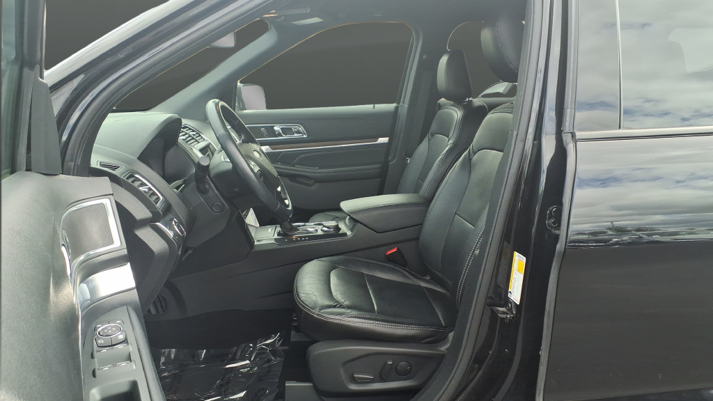 Used 2019 Ford Explorer Limited w/ Class III Trailer Tow Package AWD/4WD image 9