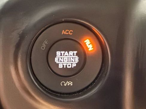 Used 2022 Jeep Wrangler Unlimited Sahara w/ Cold Weather Group AWD/4WD image 20