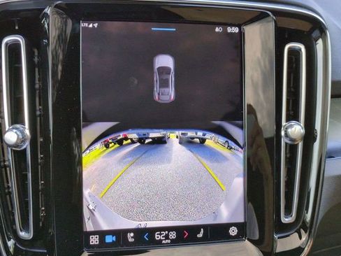 Used 2024 Volvo C40 Recharge Core w/ Climate Package image 17