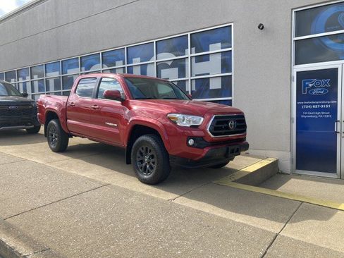 Used 2021 Toyota Tacoma SR5 AWD/4WD image 30