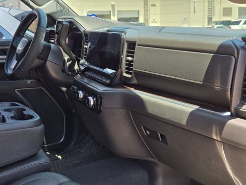 Used 2025 GMC Sierra 1500 SLT RWD image 15