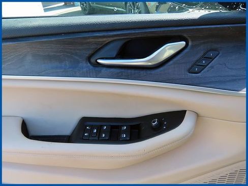 Used 2023 Jeep Grand Cherokee Limited image 12