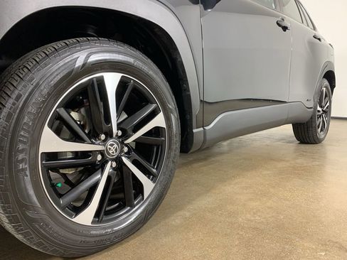 Used 2023 Toyota Corolla Cross XSE w/ Convenience Package image 2