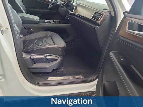 Used 2025 Volkswagen Atlas SE AWD/4WD image 3